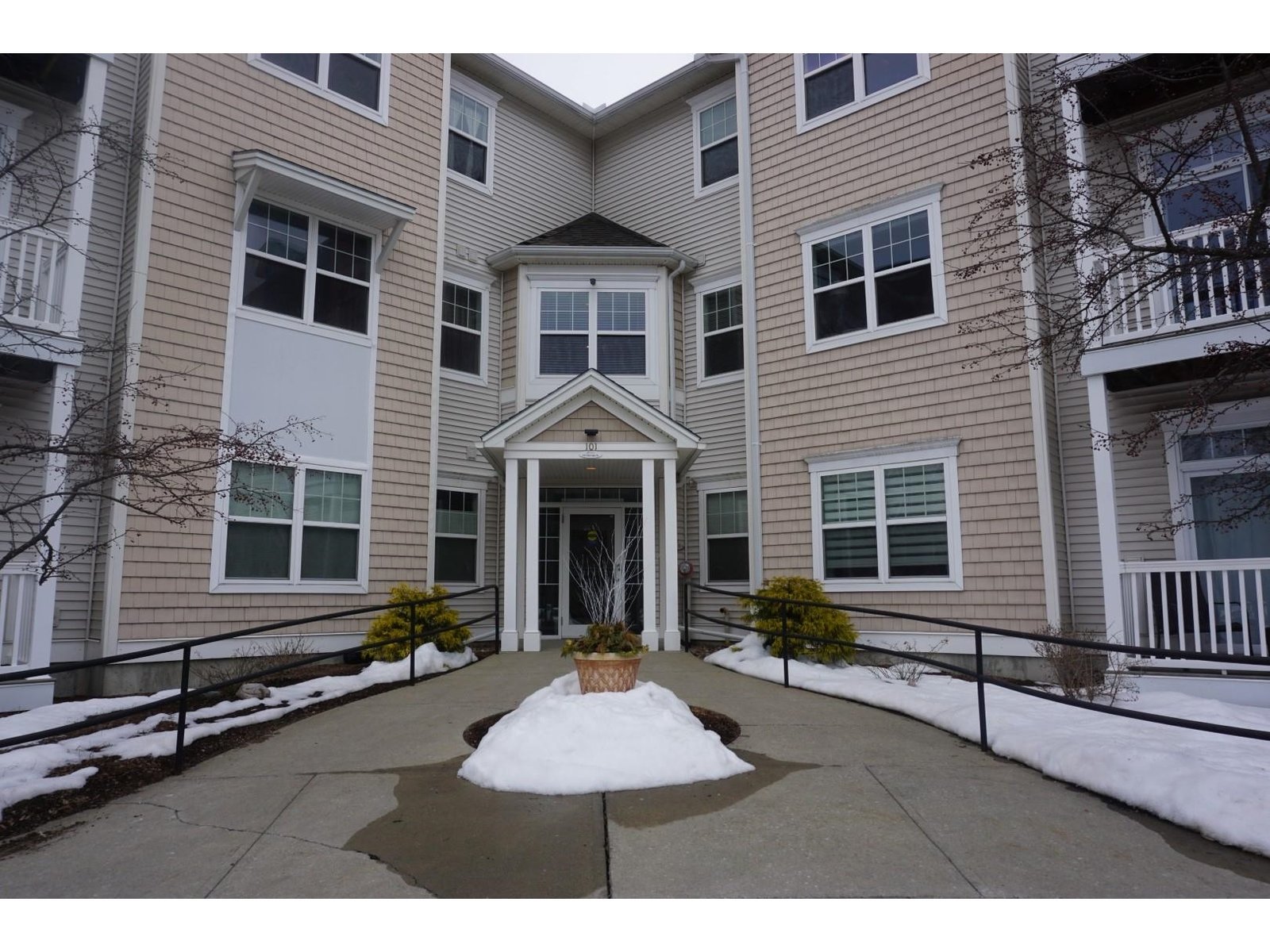 101 Eldredge Street, Unit 204