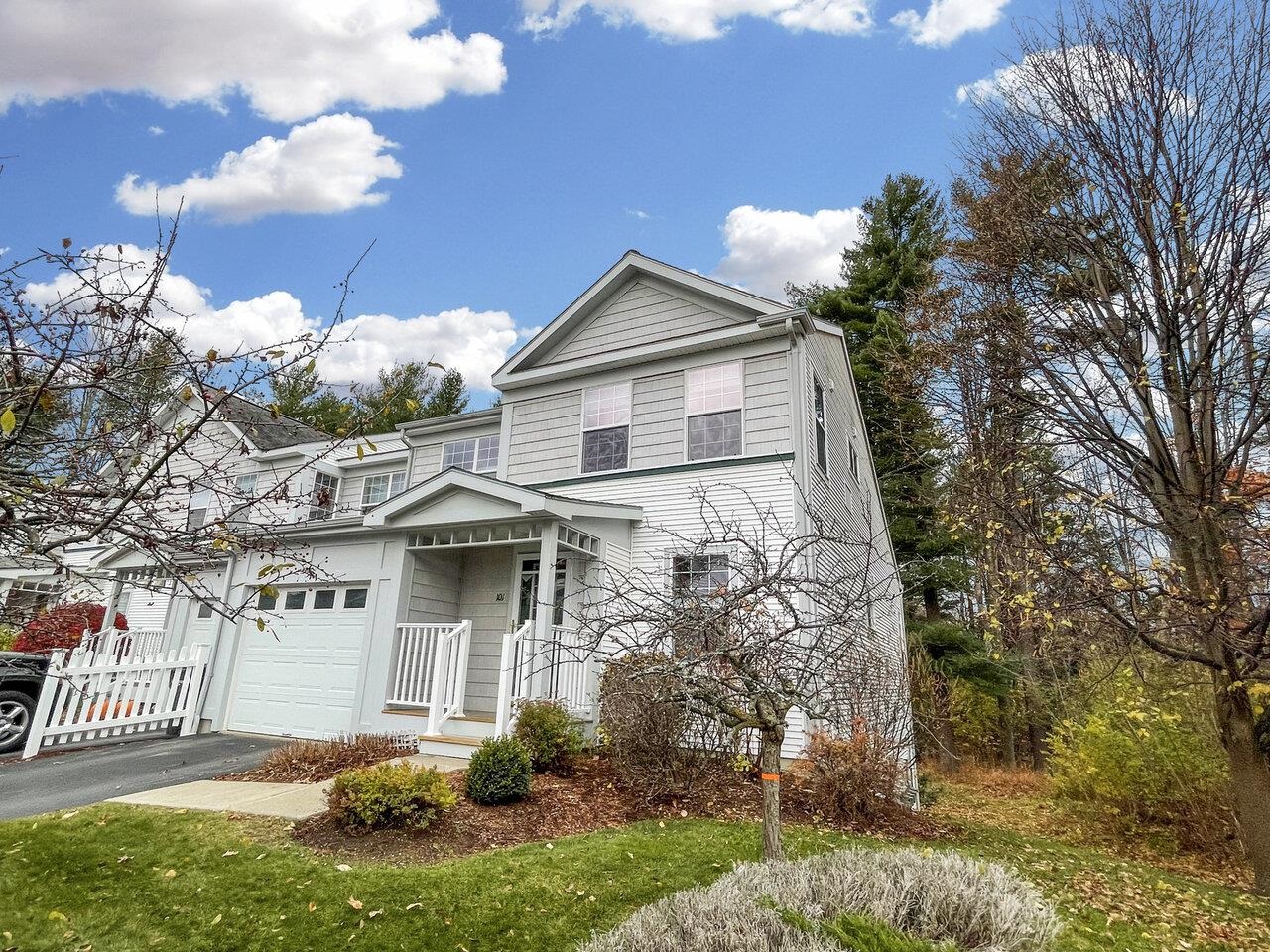 101 Stonington Circle