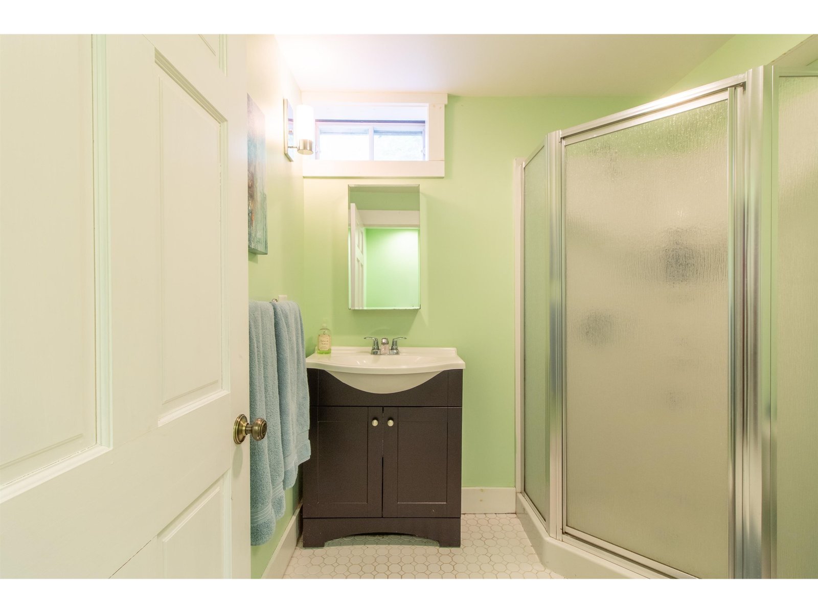 Lower level 3/4 bath