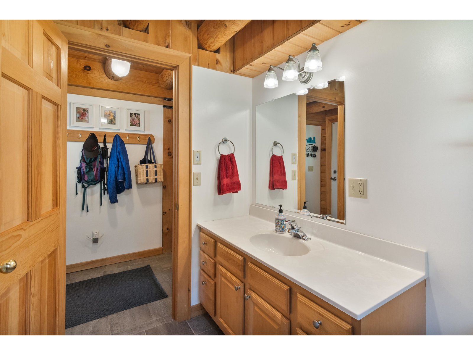 1011 Happy Hollow Road