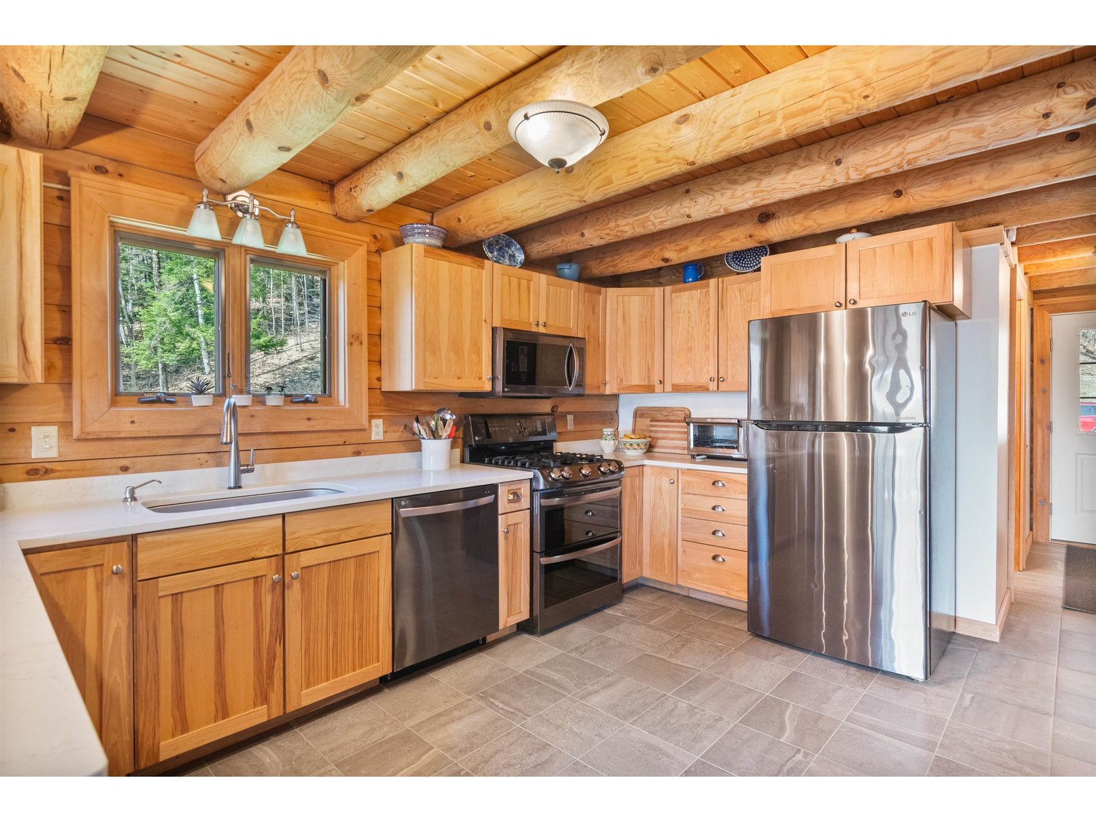 1011 Happy Hollow Road