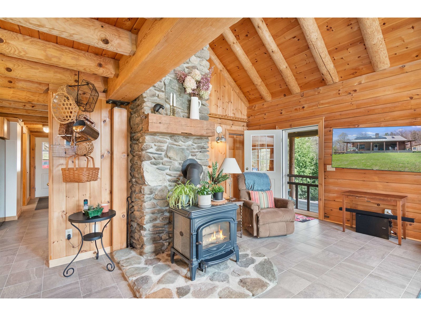 1011 Happy Hollow Road