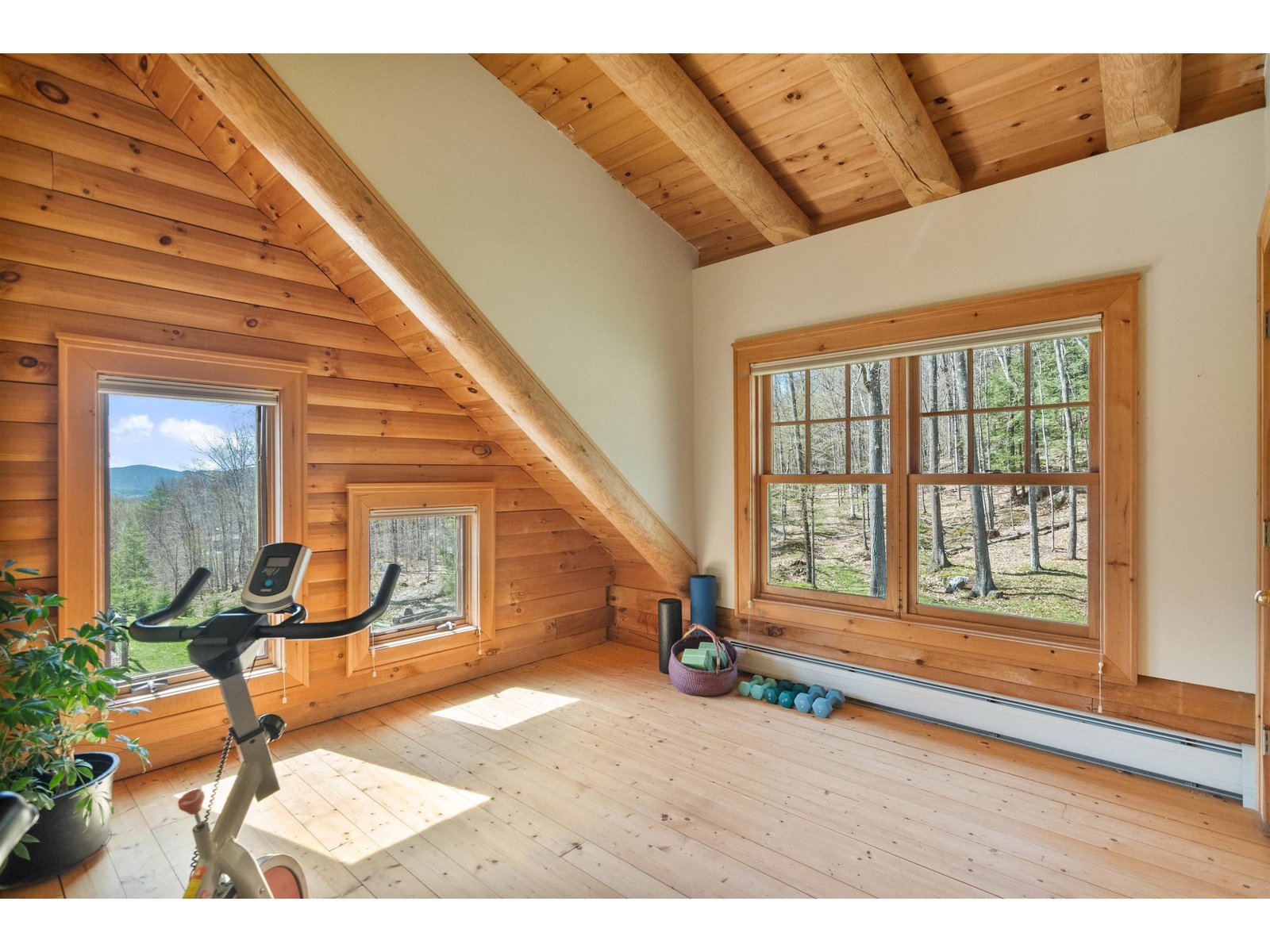 1011 Happy Hollow Road