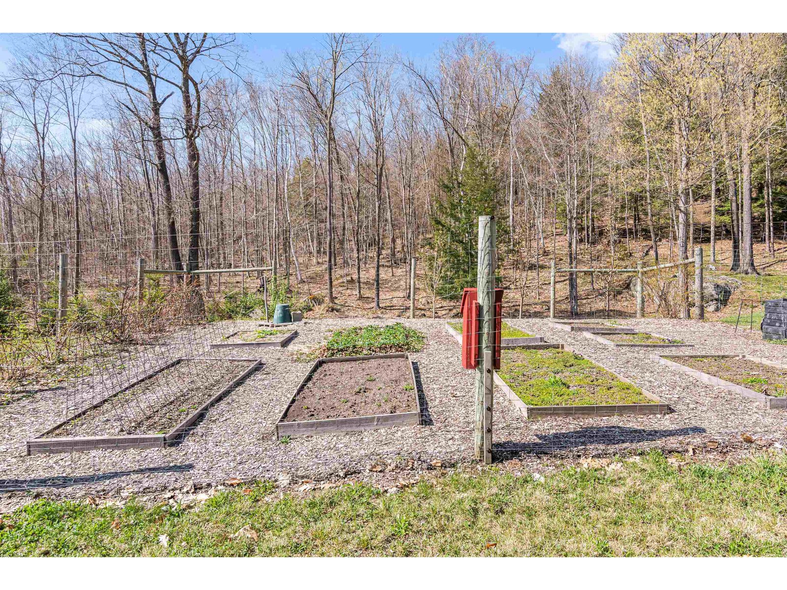 1011 Happy Hollow Road