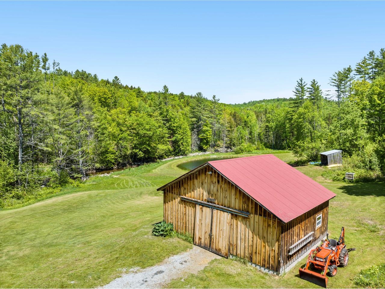 Barn with 3-4 Horse Stalls