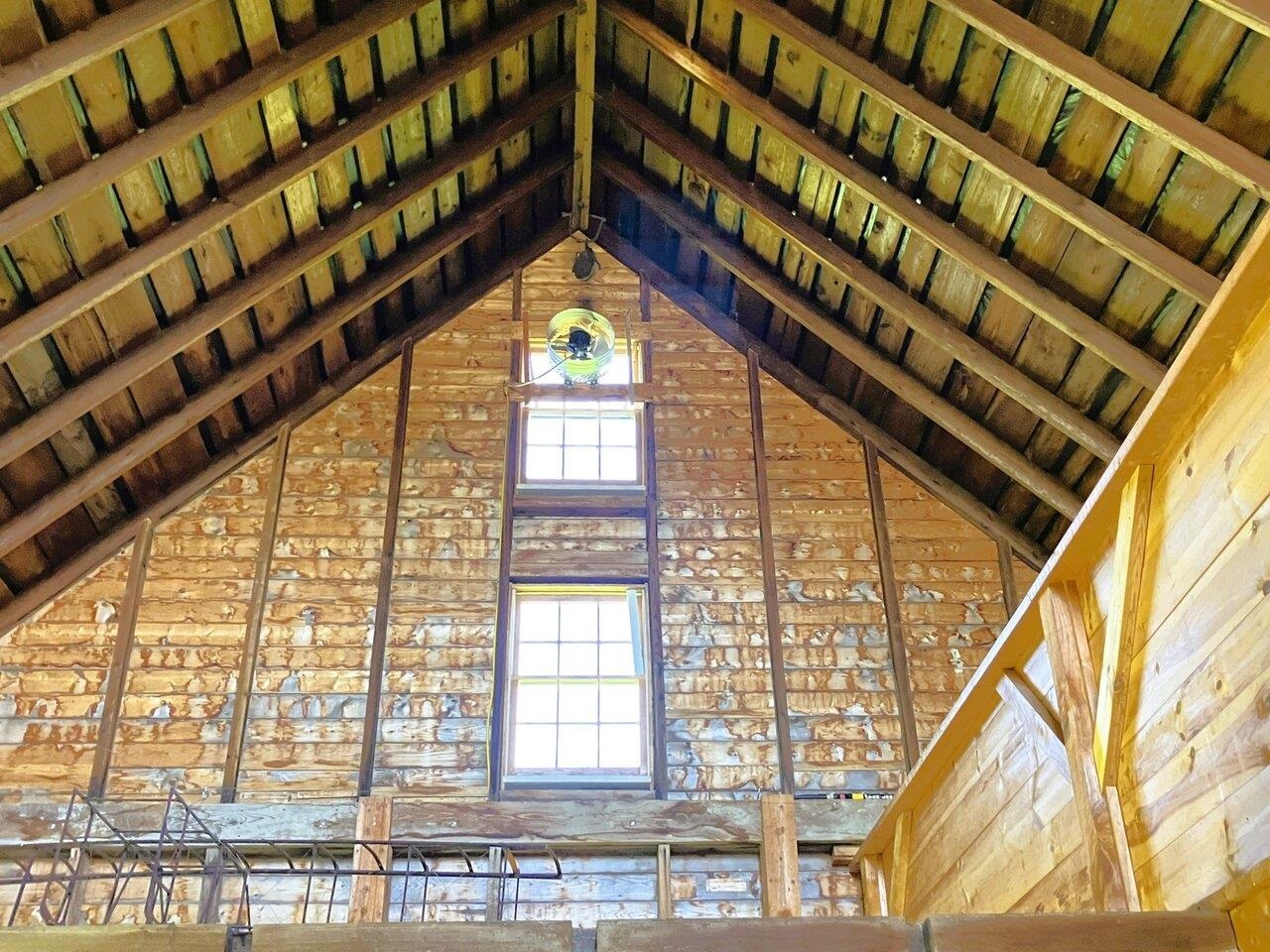Soaring ceiling with loft