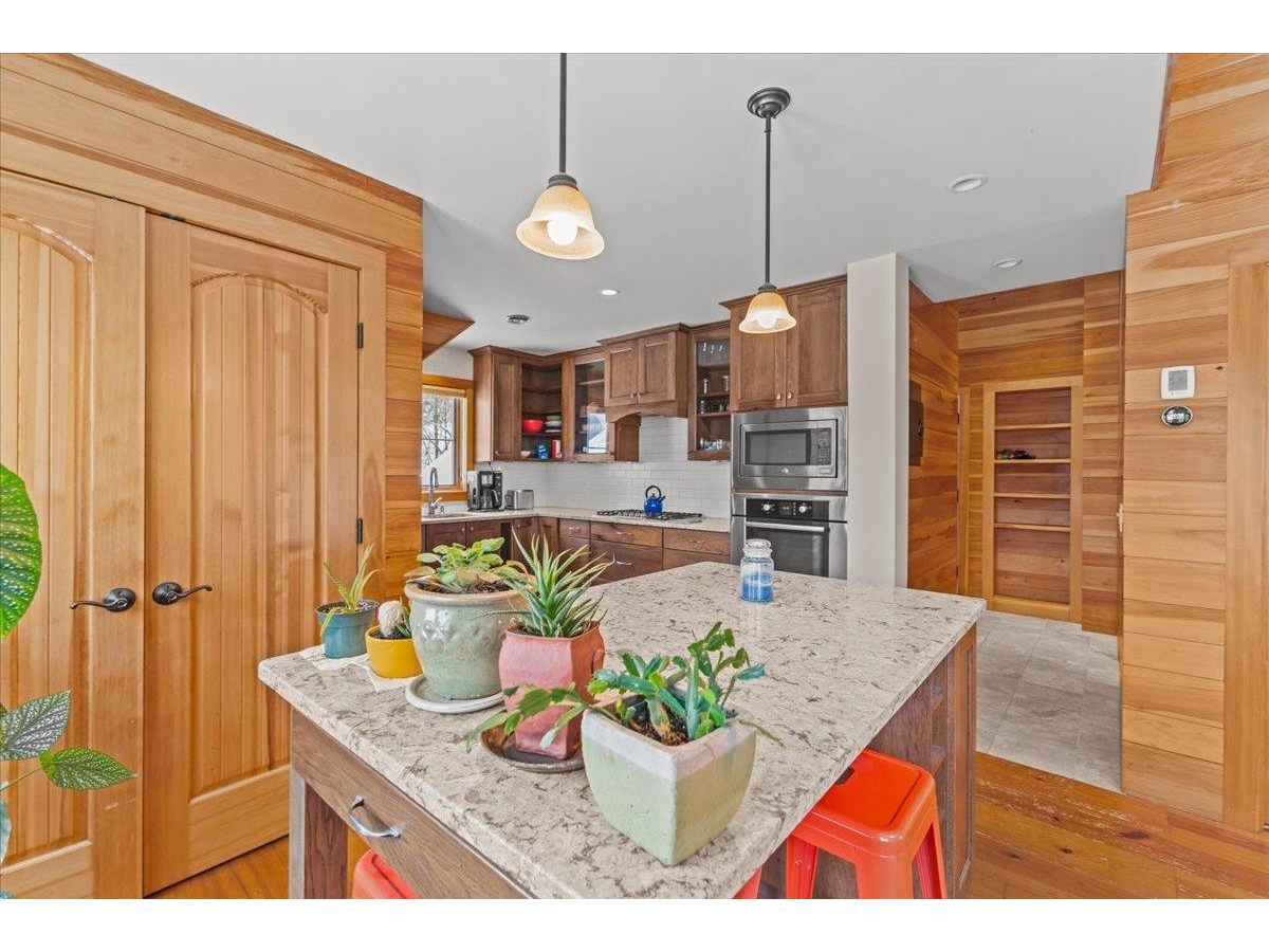 1016 Kew Vasseur Road