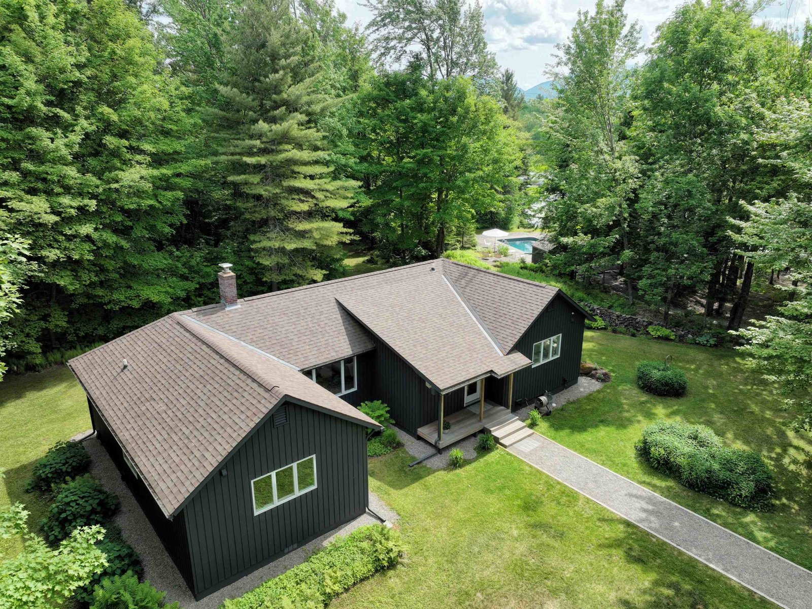 1017 Mayhew Road