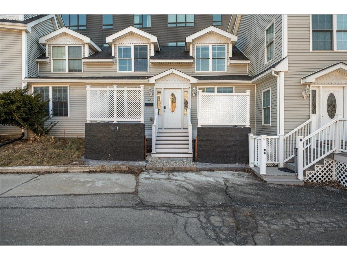 102 East Allen Street, Winooski
