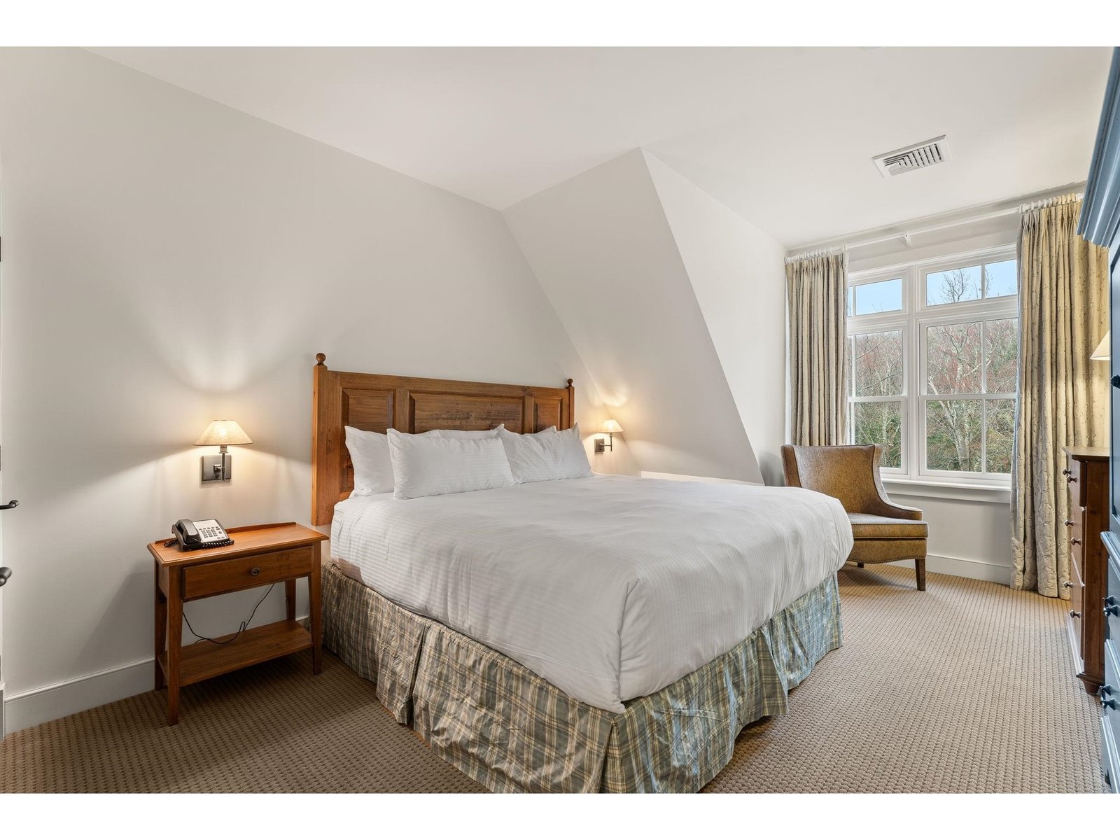 102 Forest 312 Drive, Unit 312 plus lockout 314