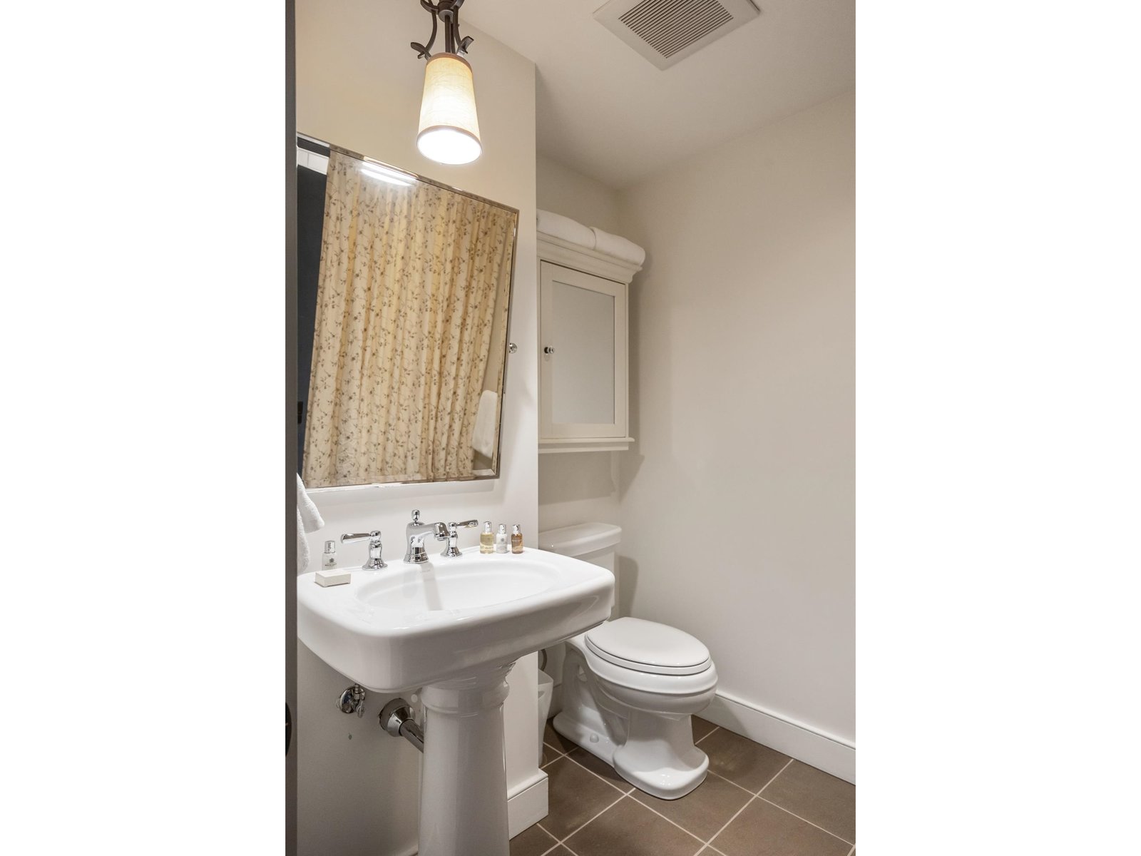 102 Forest Drive, Unit 202 (LO 204)/ IV Clay Brook at Sugarbush