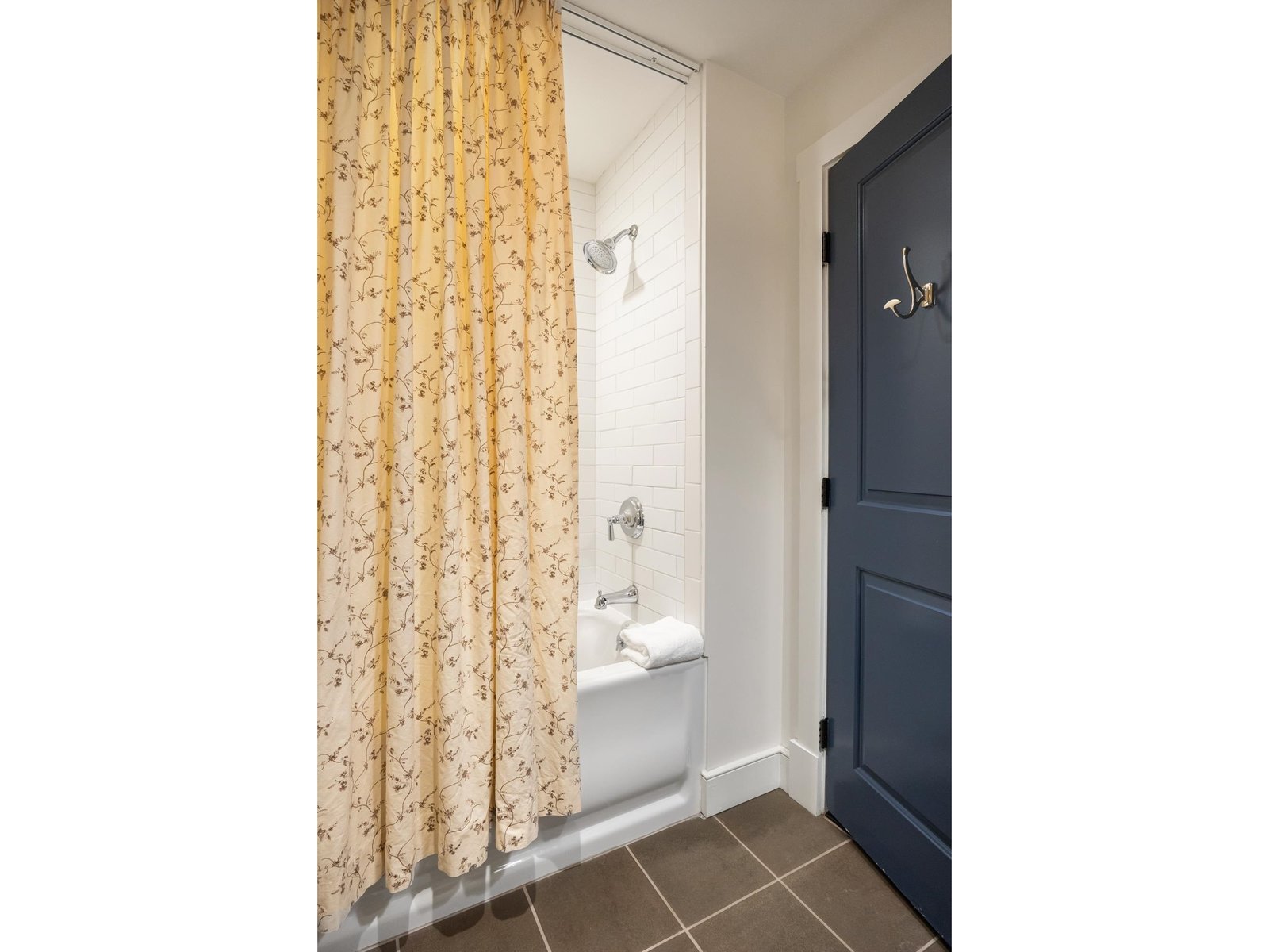 102 Forest Drive, Unit 202 (LO 204)/ IV Clay Brook at Sugarbush