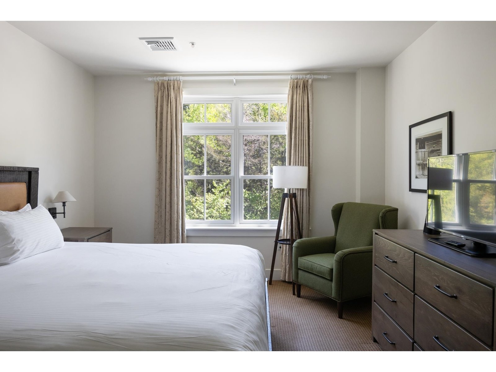 102 Forest Drive, Unit 202 (LO 204)/ IV Clay Brook at Sugarbush