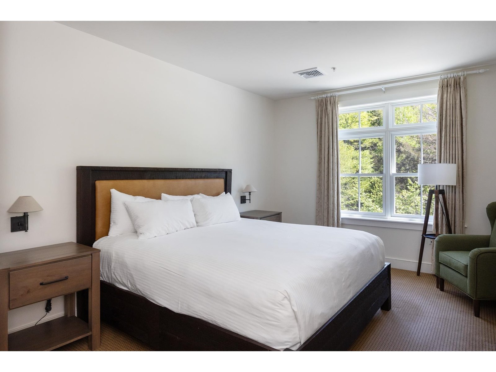 102 Forest Drive, Unit 202 (LO 204)/ IV Clay Brook at Sugarbush