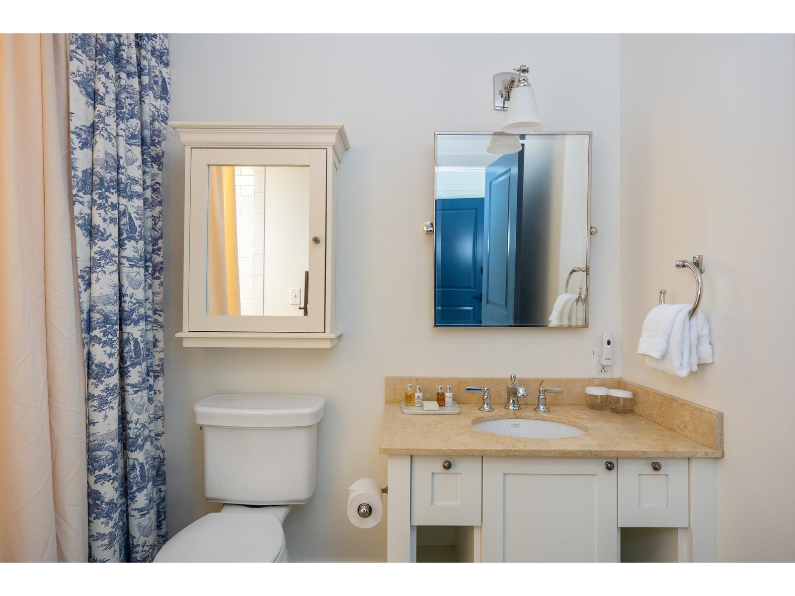 102 Forest Drive, Unit 202 (LO 204)/ IV Clay Brook at Sugarbush