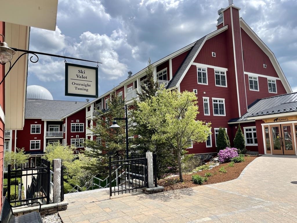 102 Forest Drive, Unit 202 (LO 204)/ IV Clay Brook at Sugarbush