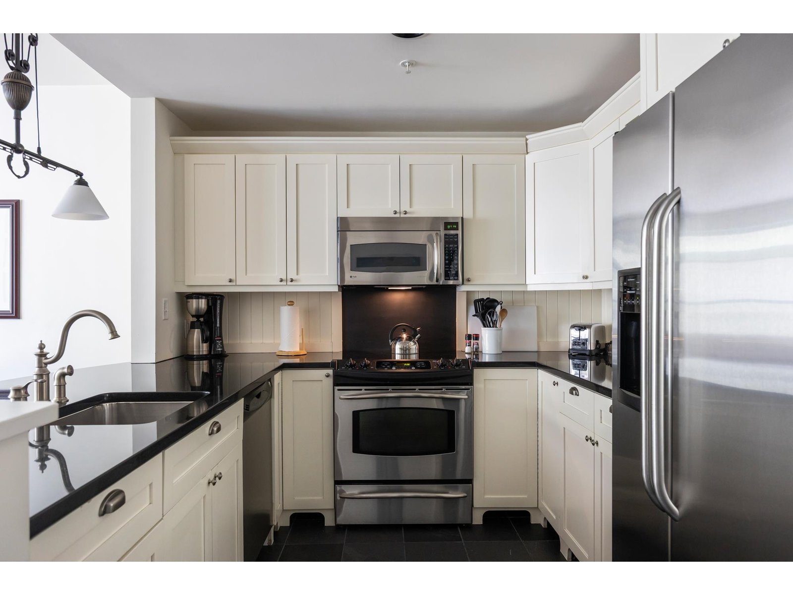 102 Forest Drive, Unit 202 (LO 204)/ IV Clay Brook at Sugarbush