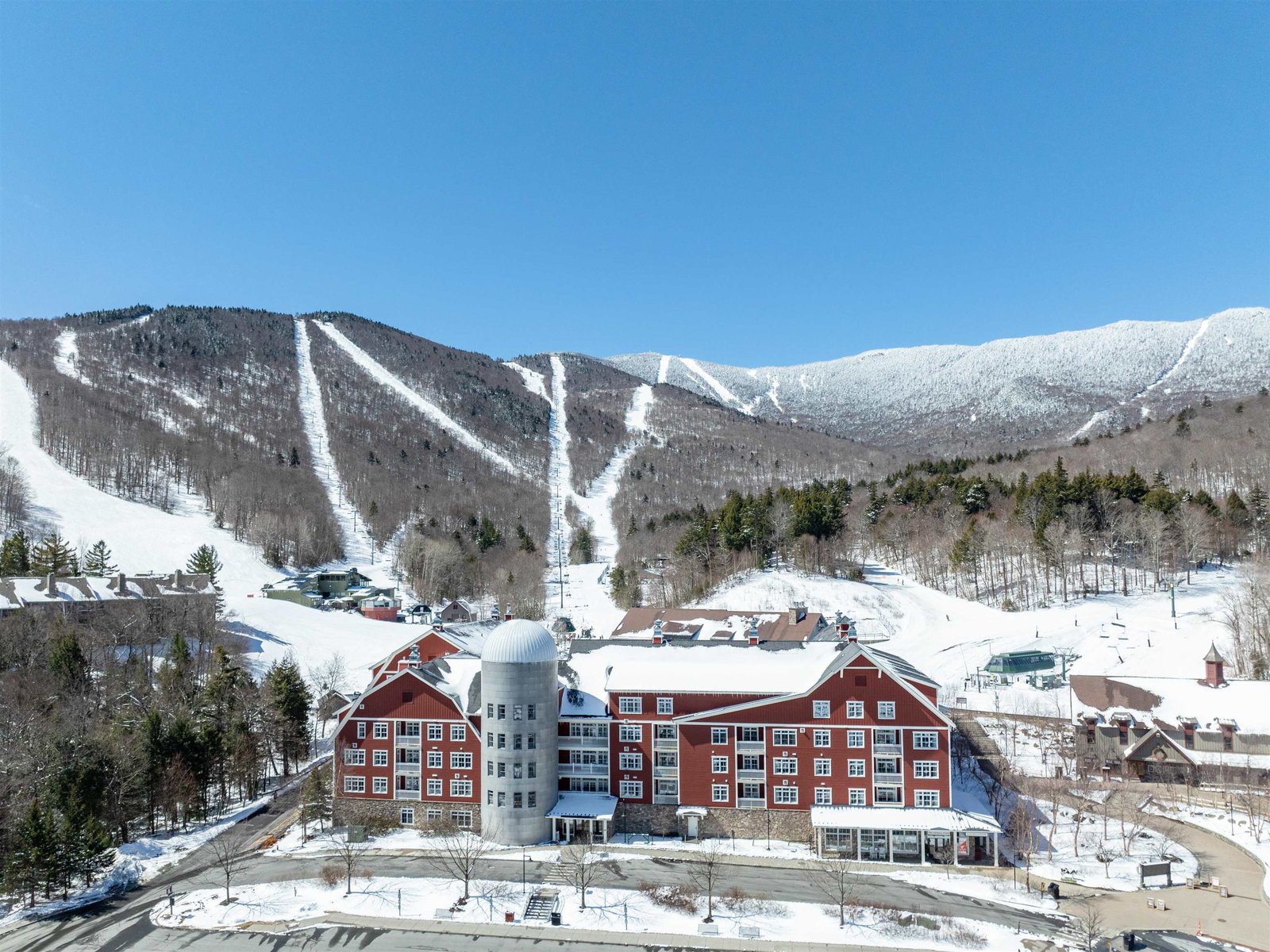 102 Forest Drive, Unit 210 (LO 212) / III Clay Brook at Sugarbush