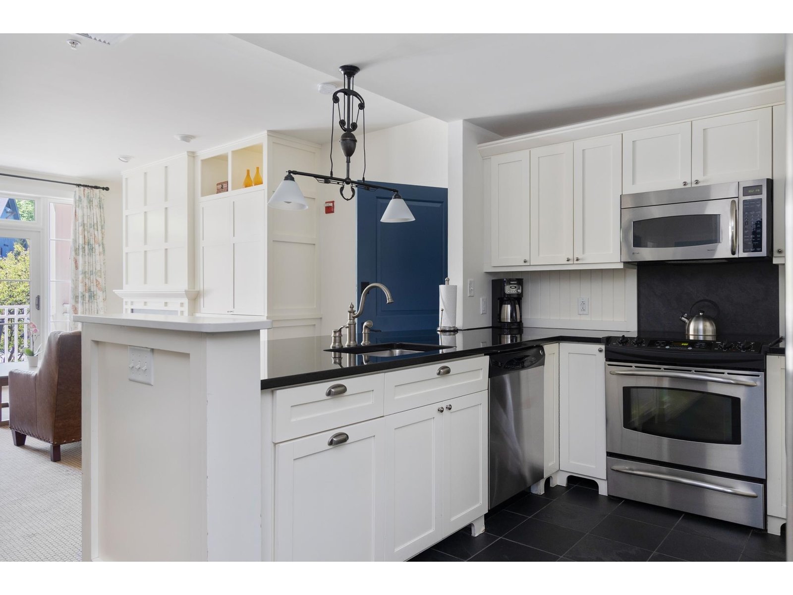 102 Forest Drive, Unit 223 (plus lockout 225) interval I