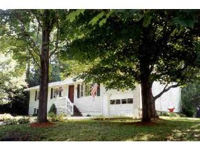 102 Hullcrest Lane