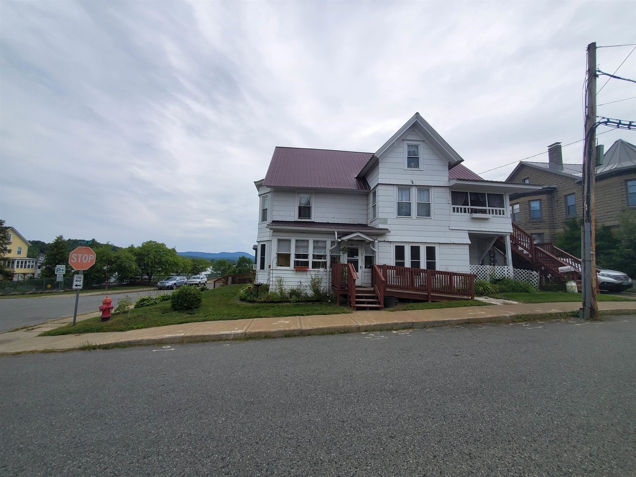 102 Seymour Lane