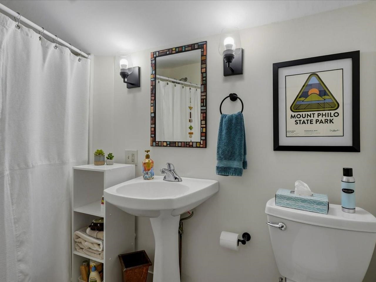 Accessory Apt Full Bath