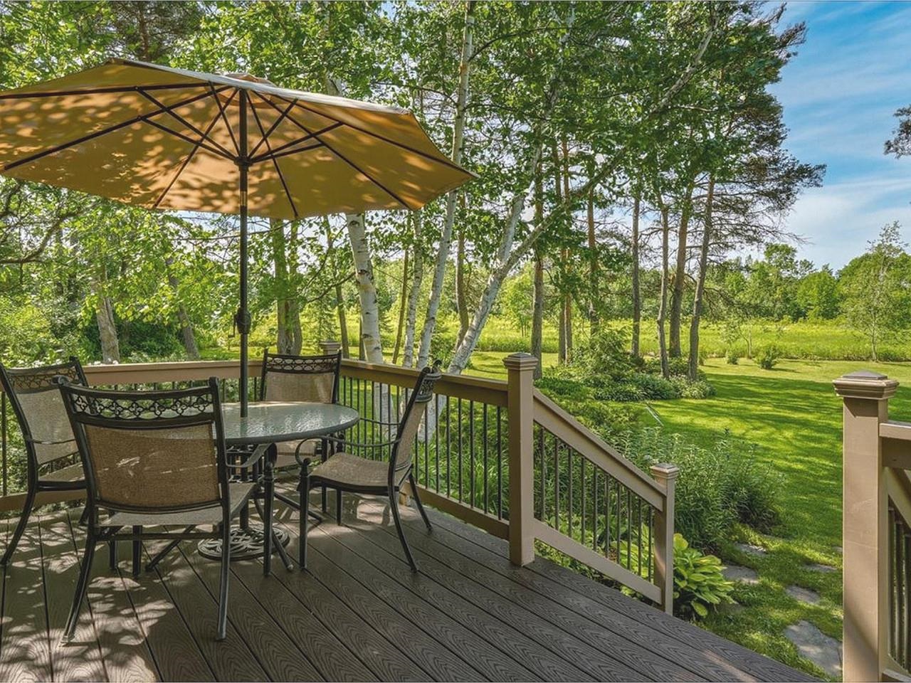 With Front Yard Views