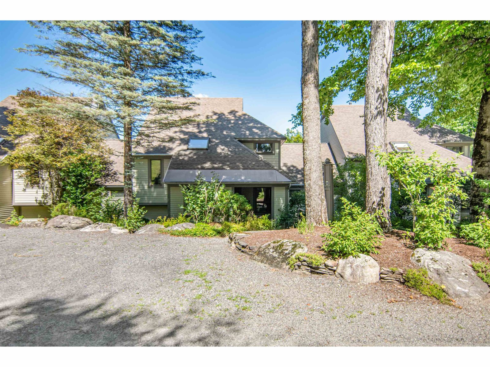 1022 Brook Road, Unit 8