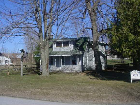 1027 West Shore Rd