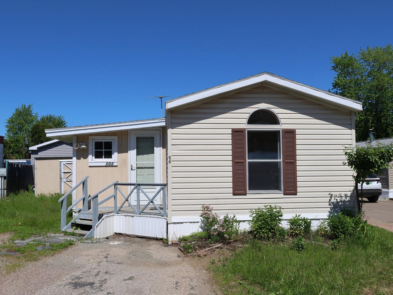 Newer Roof, Furnace, Hot water