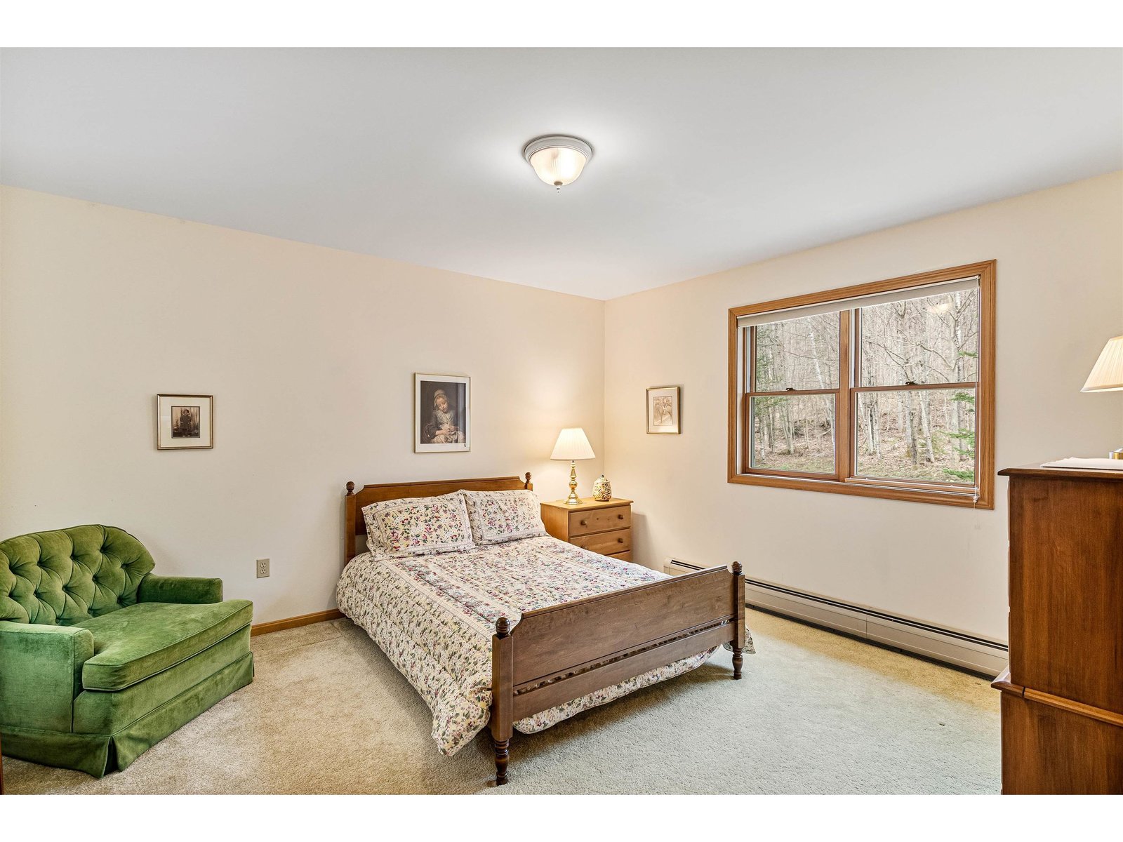 Guest bedroom
