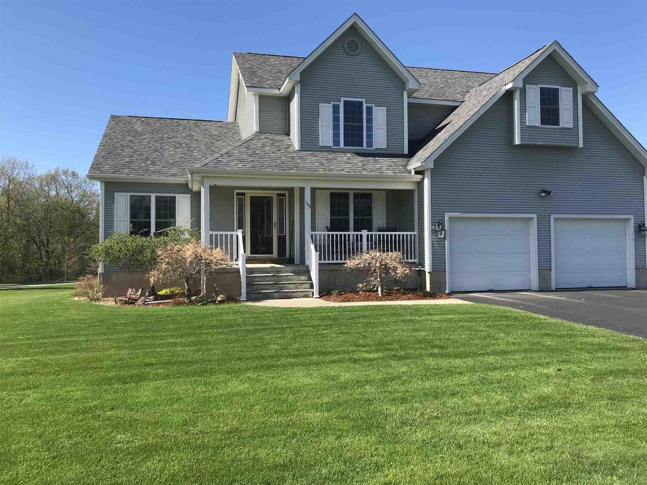 103 Raven Circle