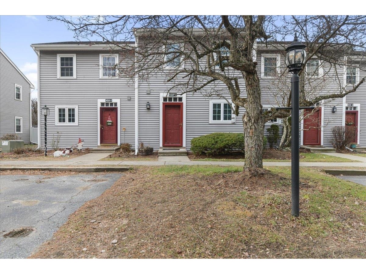 103 Village Commons, Unit 2