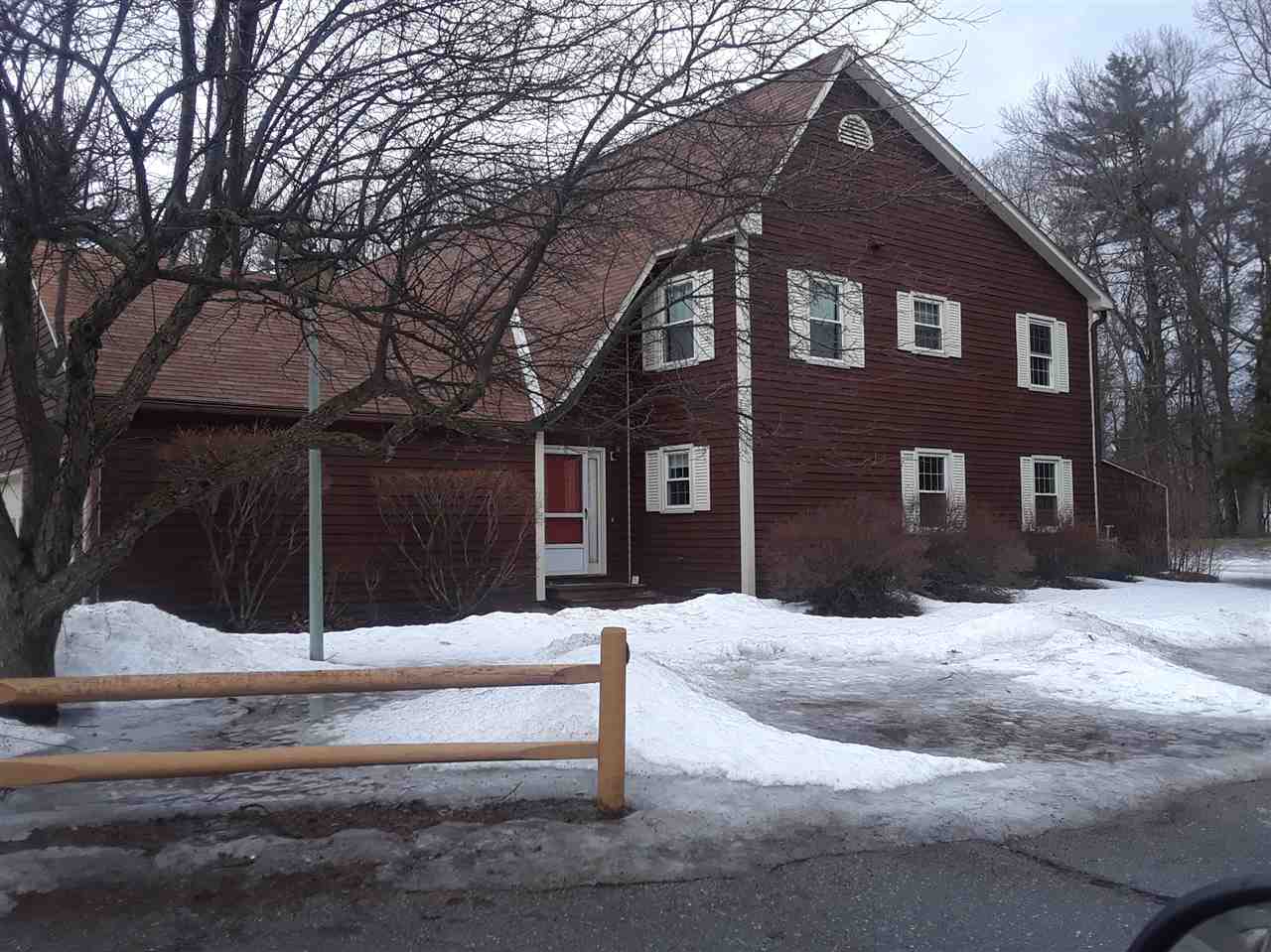 104-1 Woodbine by the lake