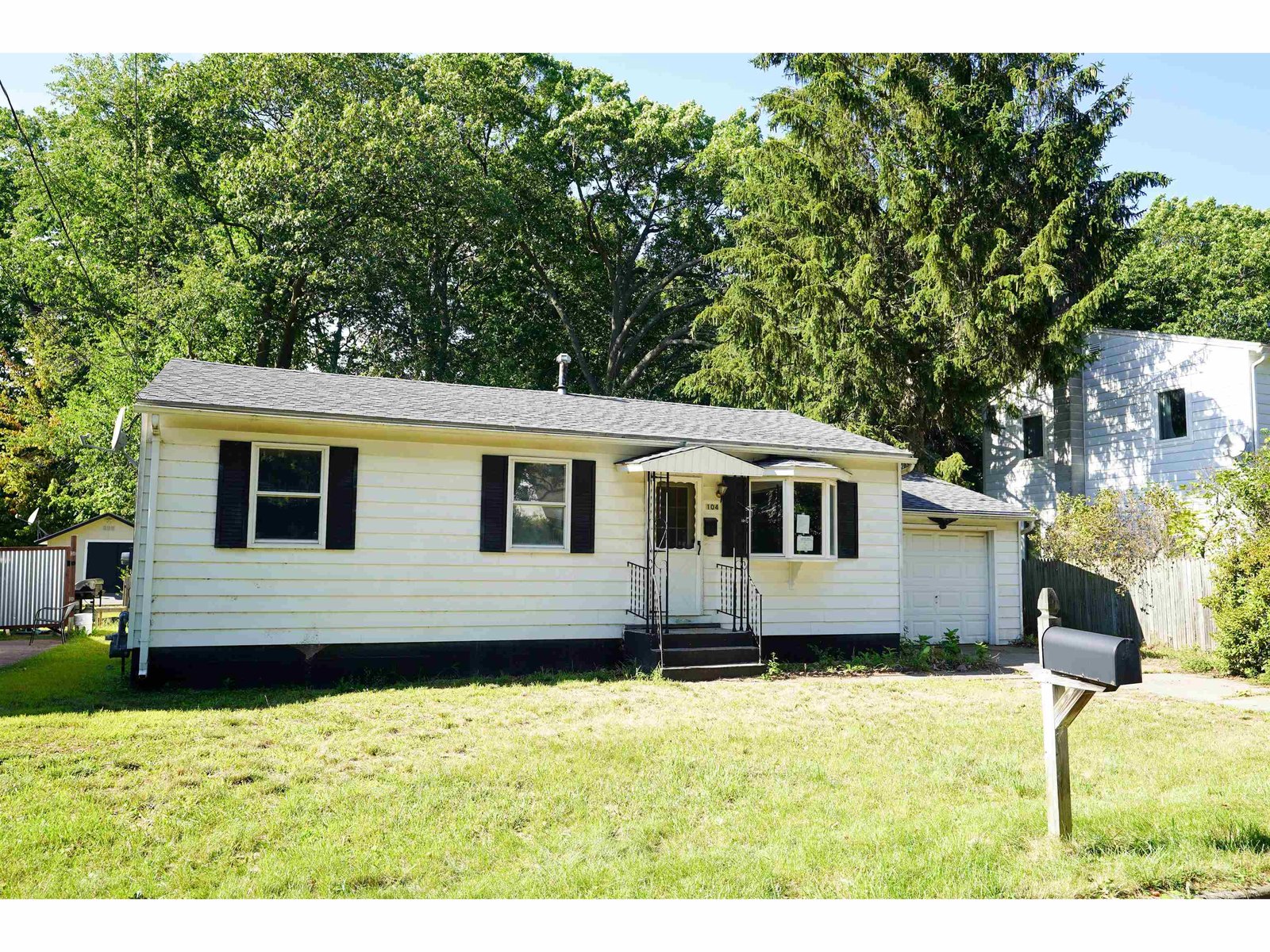 104 Cottage Grove