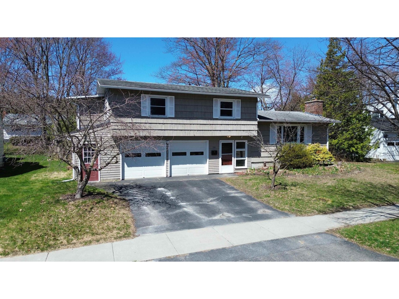 104 Lakewood Parkway