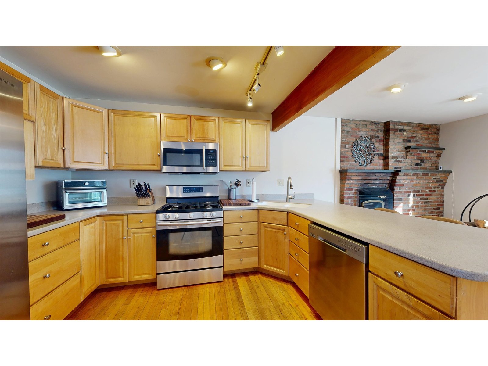 104 Lakewood Parkway