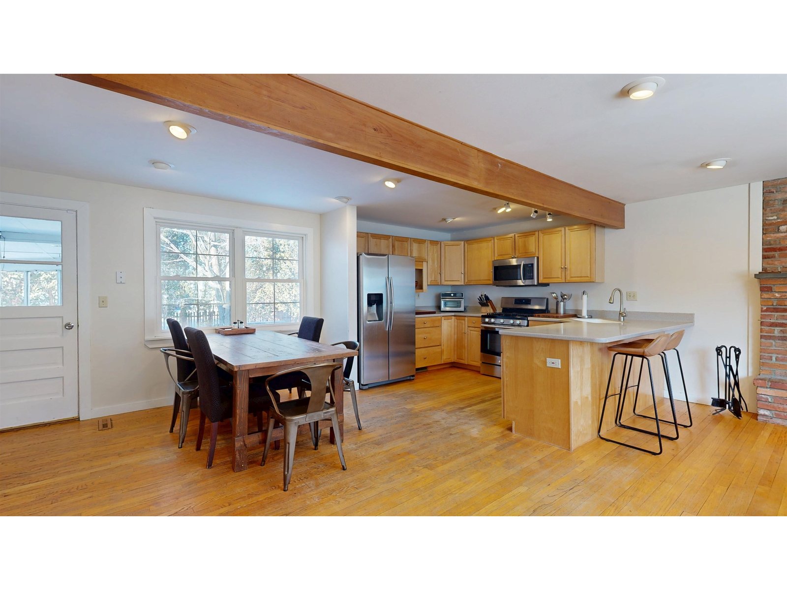 104 Lakewood Parkway