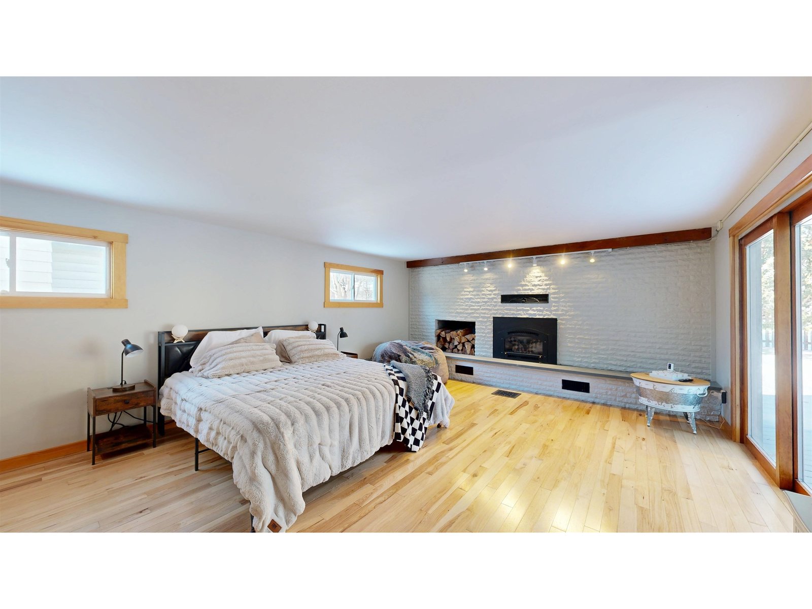 104 Lakewood Parkway