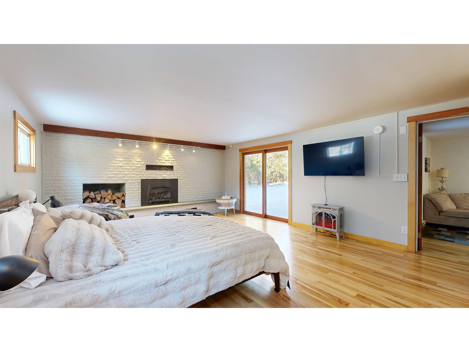 104 Lakewood Parkway