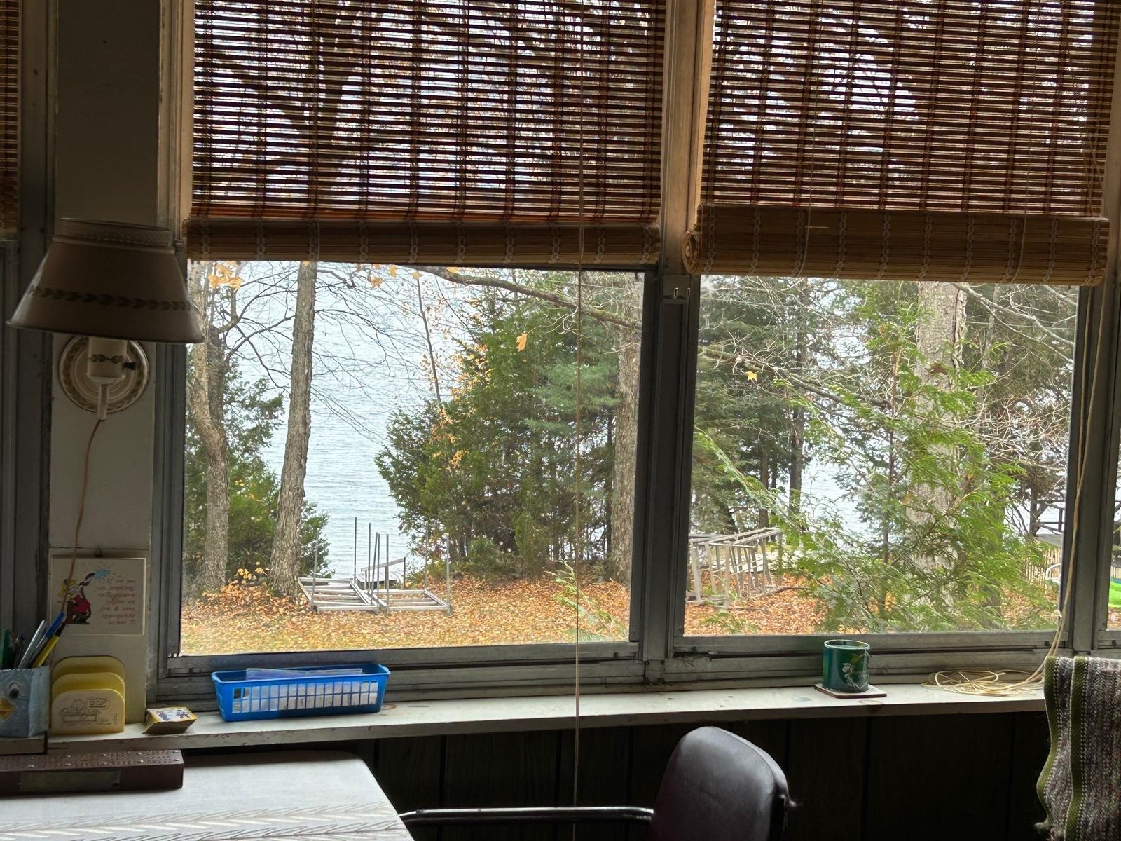 Screen Porch to Lake
