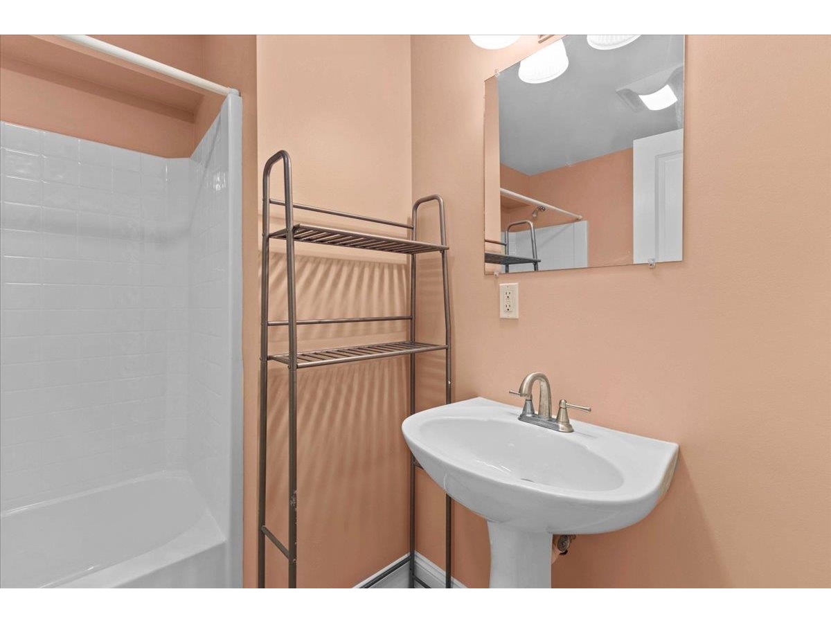 1044 North Avenue, Unit 1