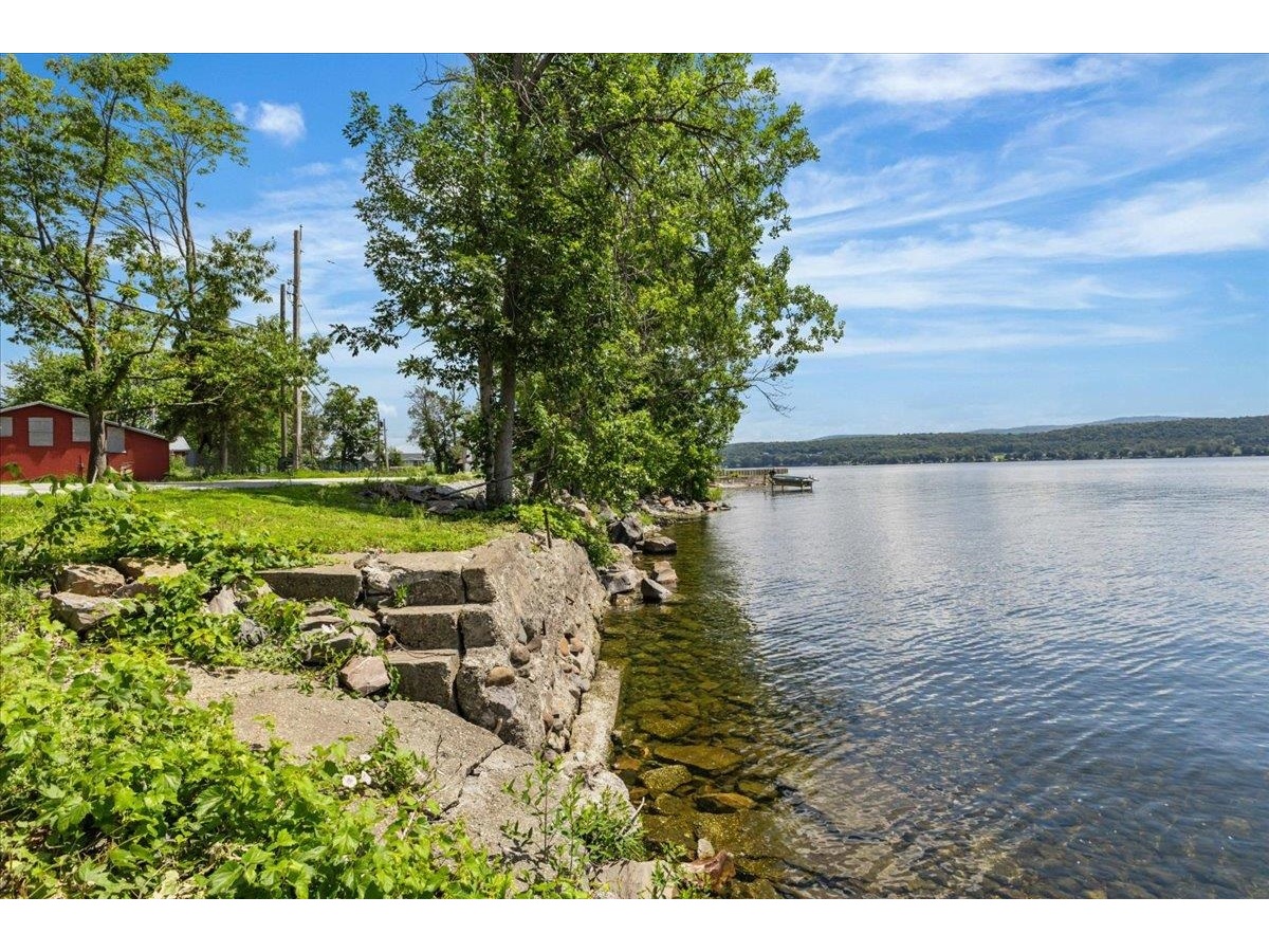 1046 Hathaway Point Road