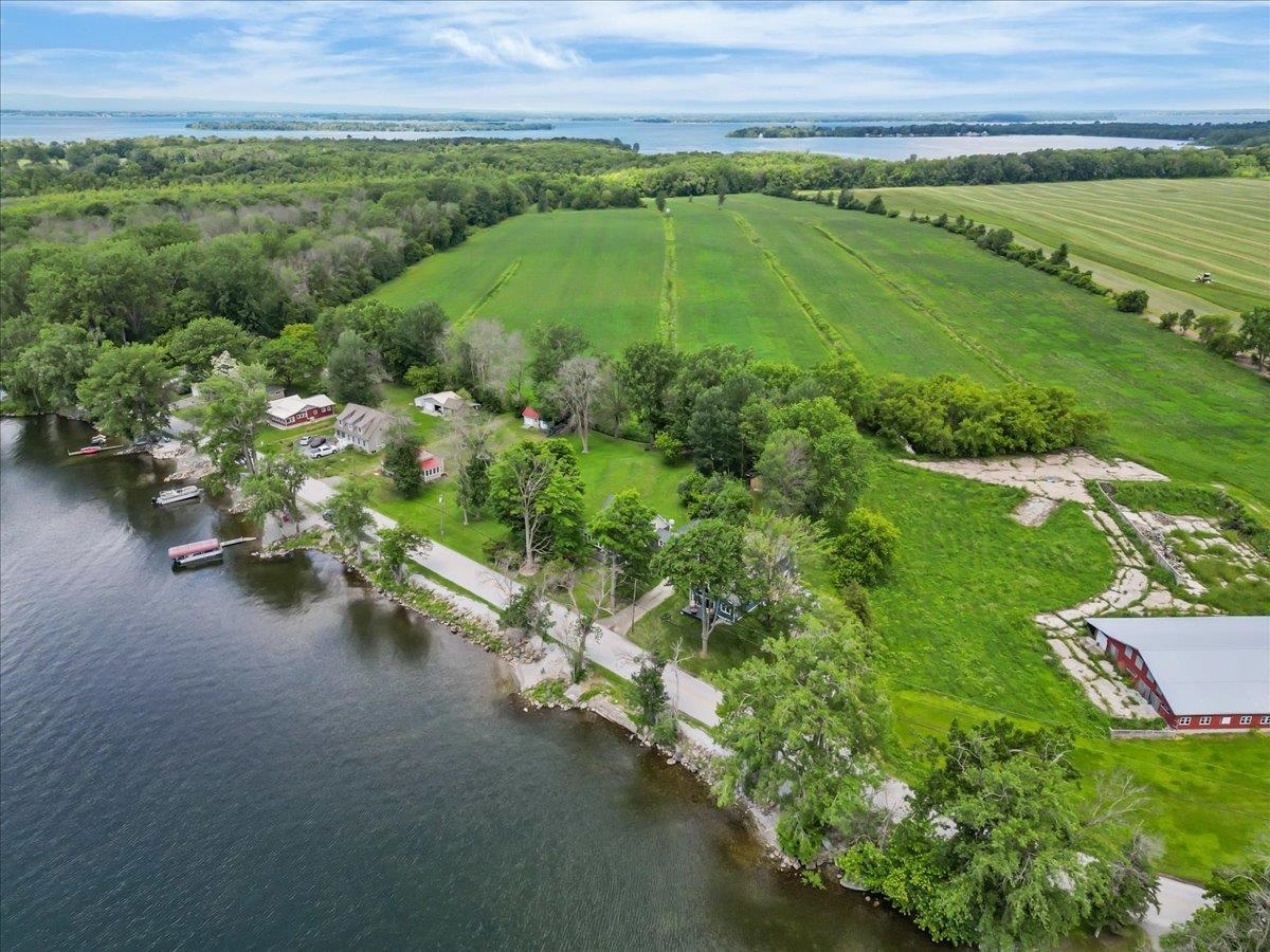 1046 Hathaway Point Road