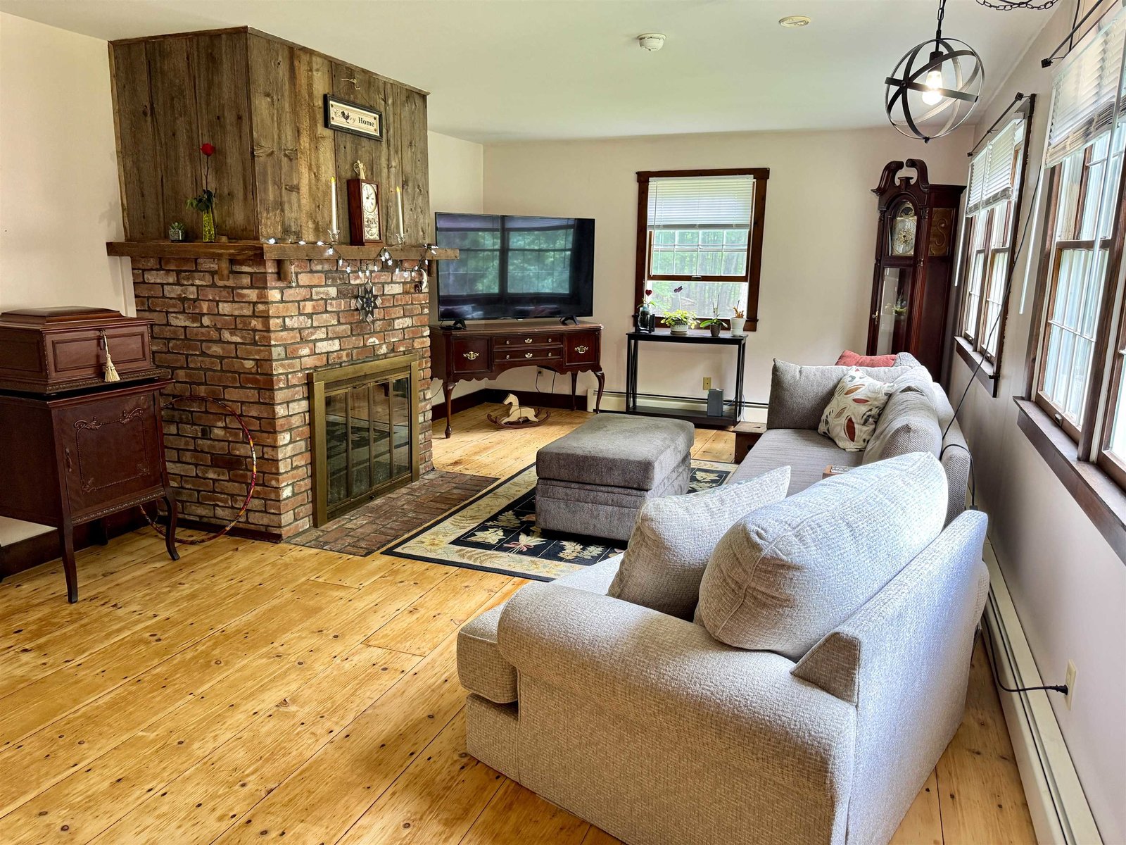 1048 Adamant Road
