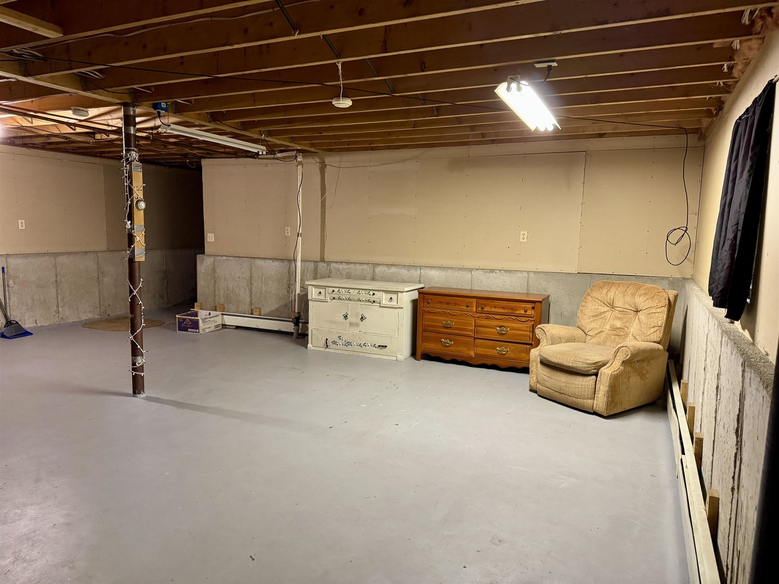 1048 Adamant Road