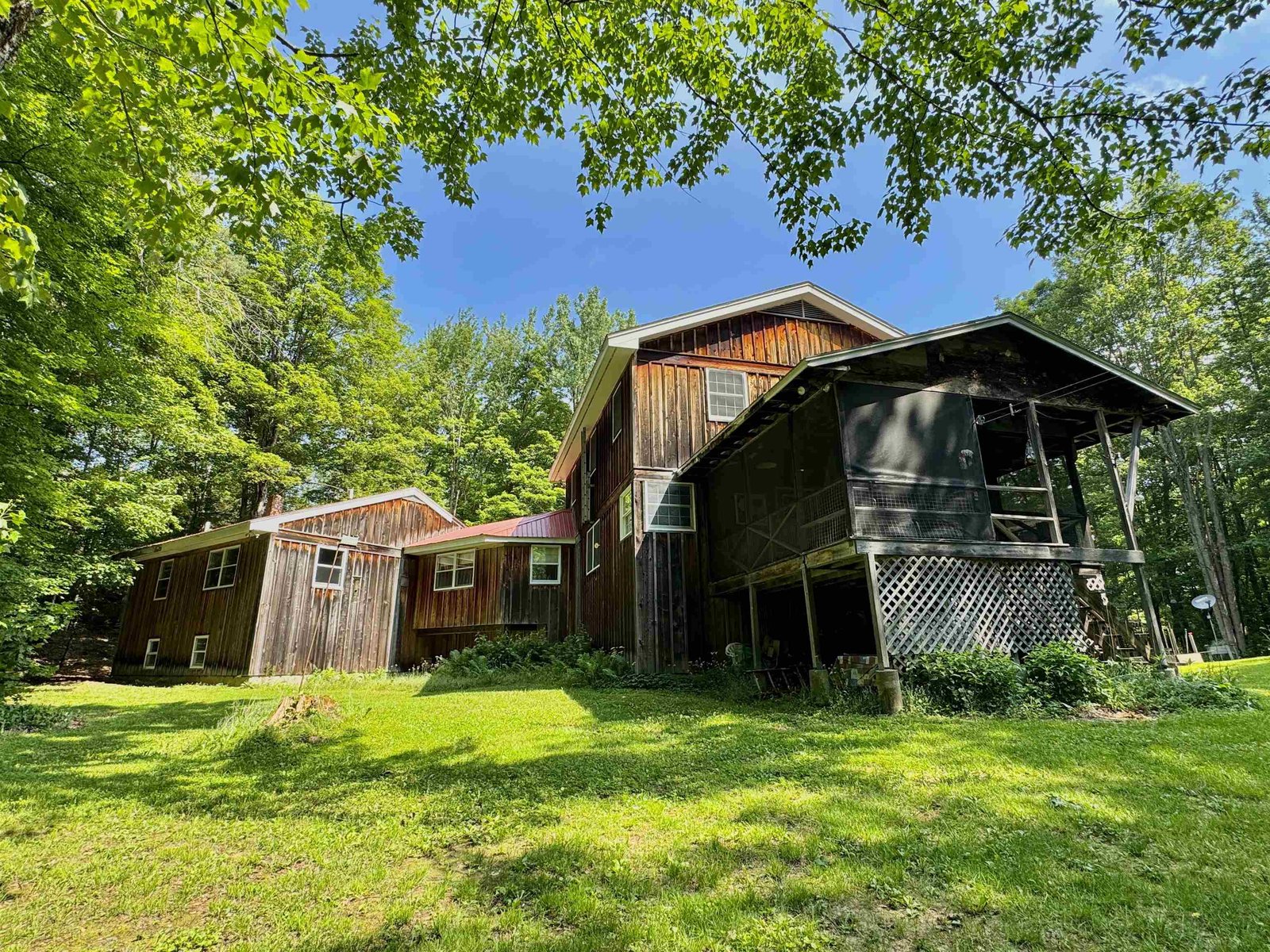 1048 Adamant Road