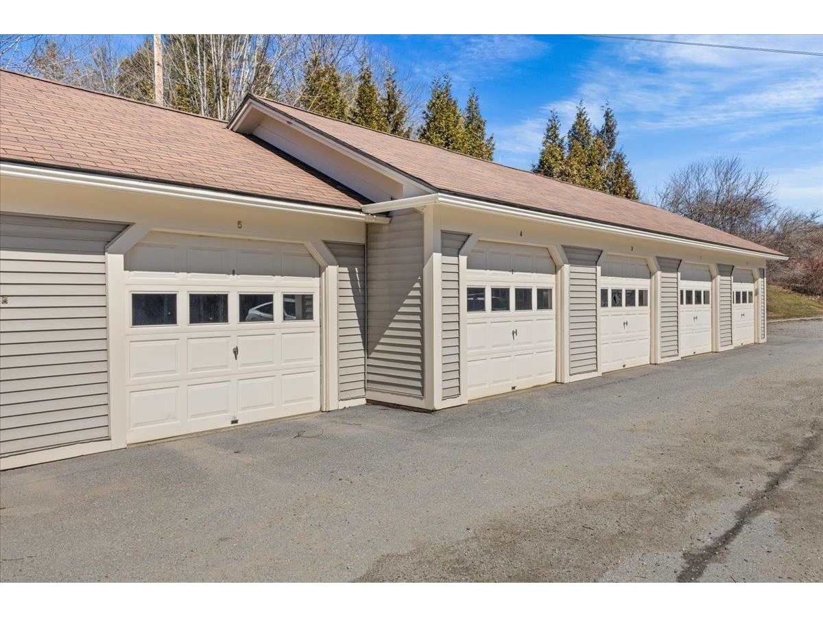 105 Acorn Drive, Unit 105