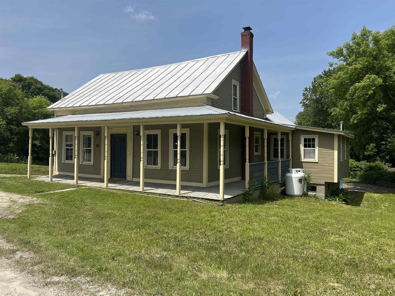 105 Bridge Street, Huntington