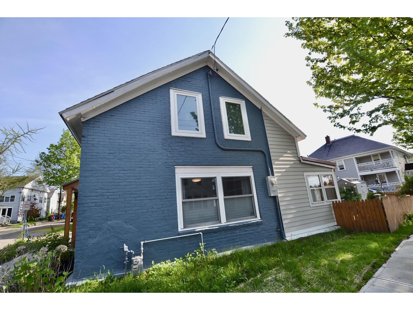105 Lafountain Street